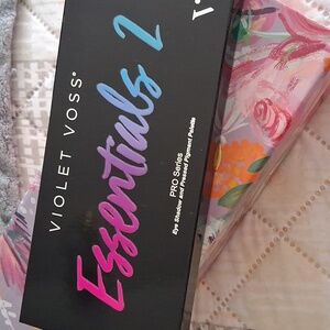 Violet Voss Essentials 2 PRO Series Palette
